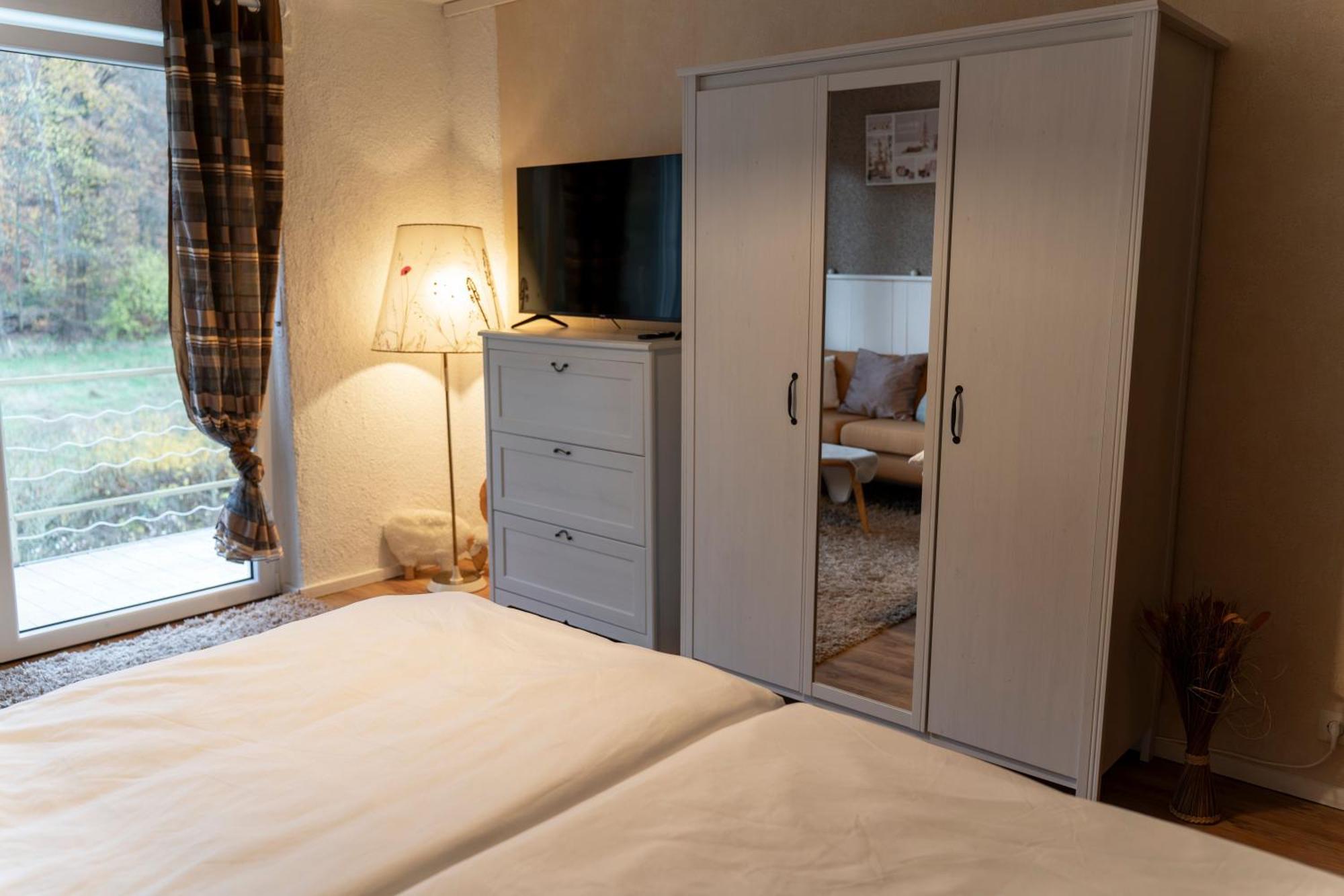 Marburg Apartment Pfiffige Luisa In Ruhiger Waldrandlage Mit Balkon Und Wintergarten المظهر الخارجي الصورة