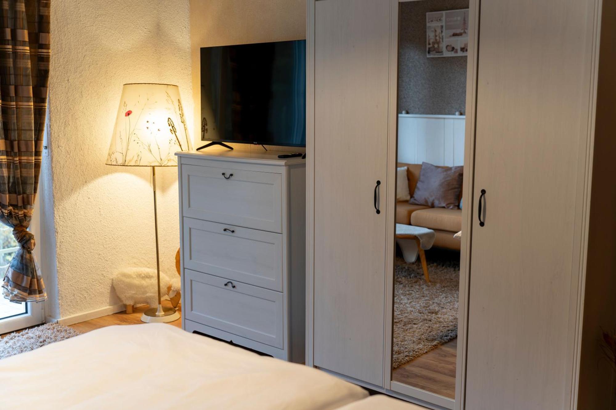 Marburg Apartment Pfiffige Luisa In Ruhiger Waldrandlage Mit Balkon Und Wintergarten المظهر الخارجي الصورة